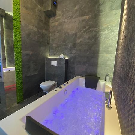 Apartament Bialy Z Jacuzzi Krakov Exteriér fotografie