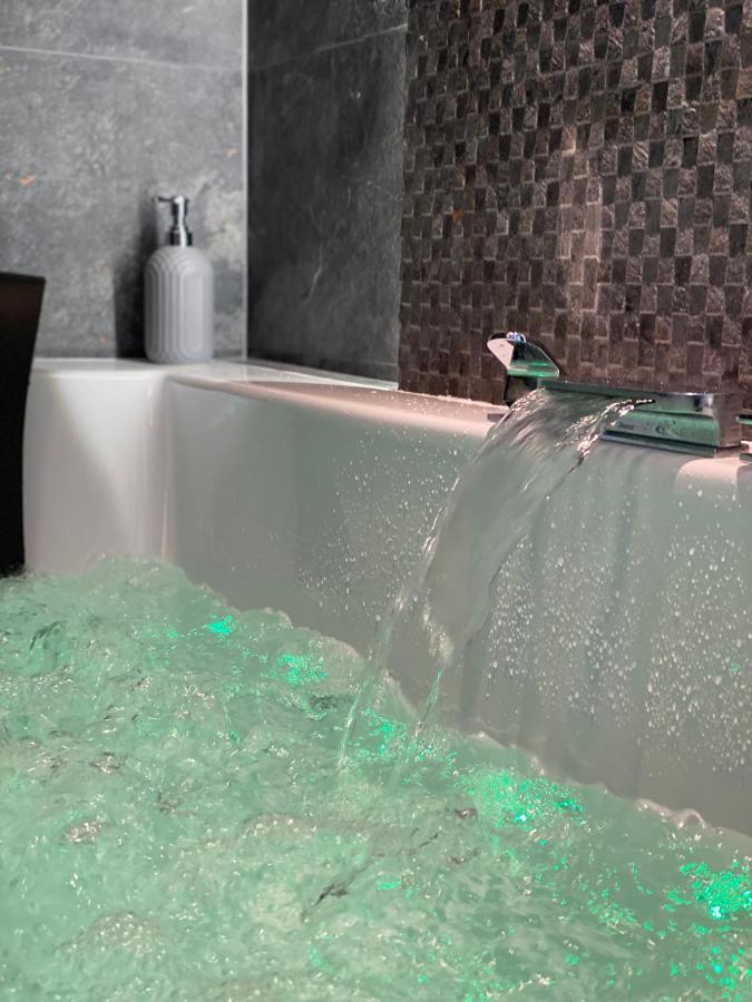 Apartament Bialy Z Jacuzzi Krakov Exteriér fotografie